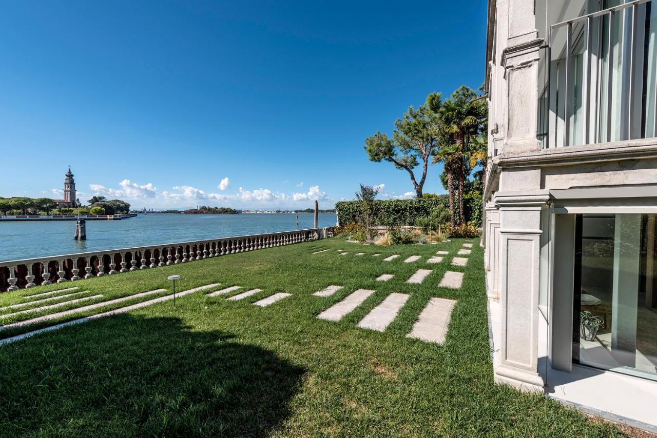Ca' Delle Contesse - Villa On Lagoon With Private Dock And Spectacular View Венеция Лидо Екстериор снимка