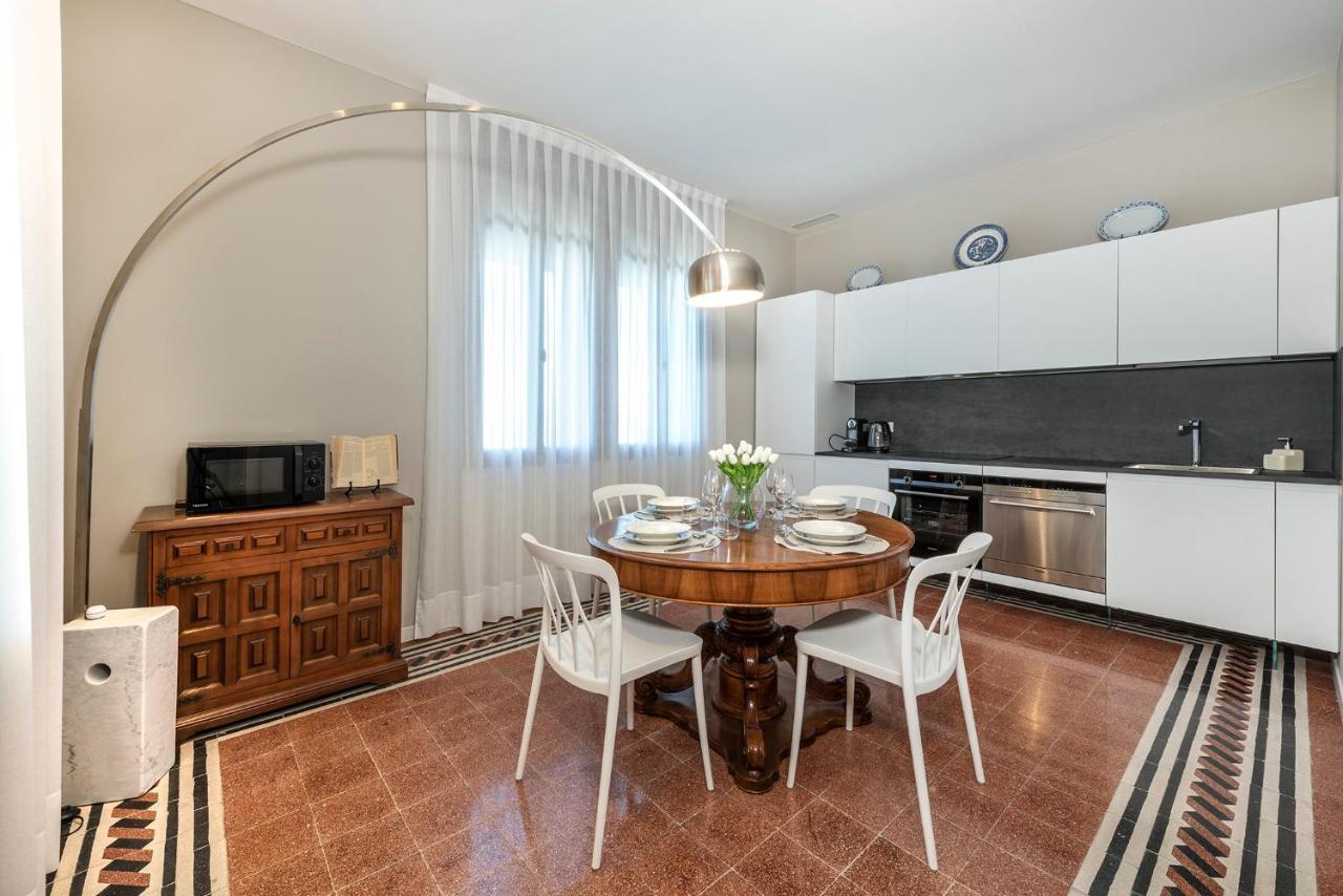 Ca' Delle Contesse - Villa On Lagoon With Private Dock And Spectacular View Венеция Лидо Екстериор снимка