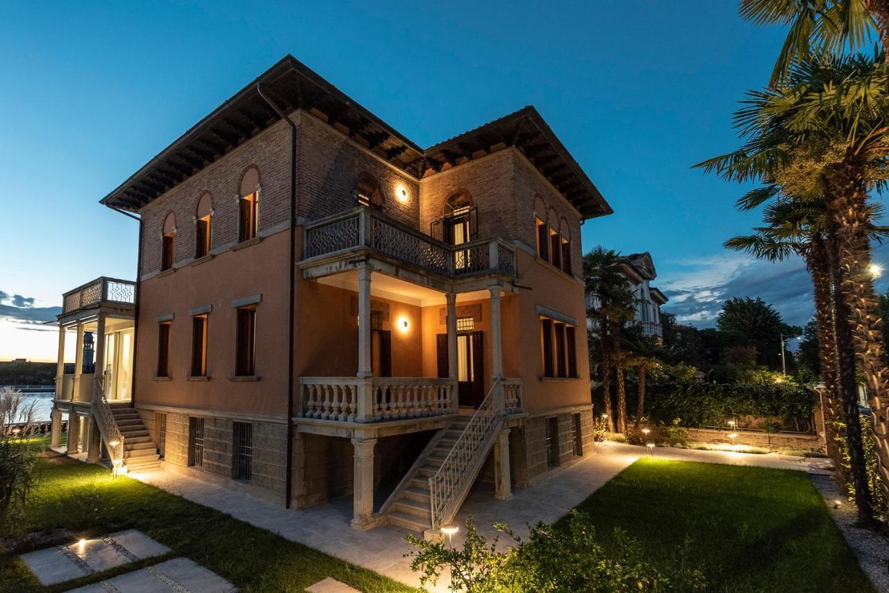 Ca' Delle Contesse - Villa On Lagoon With Private Dock And Spectacular View Венеция Лидо Екстериор снимка